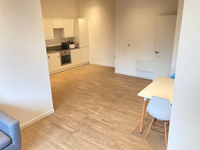 1 Bedroom Flat To Rent In Gsk, TW8