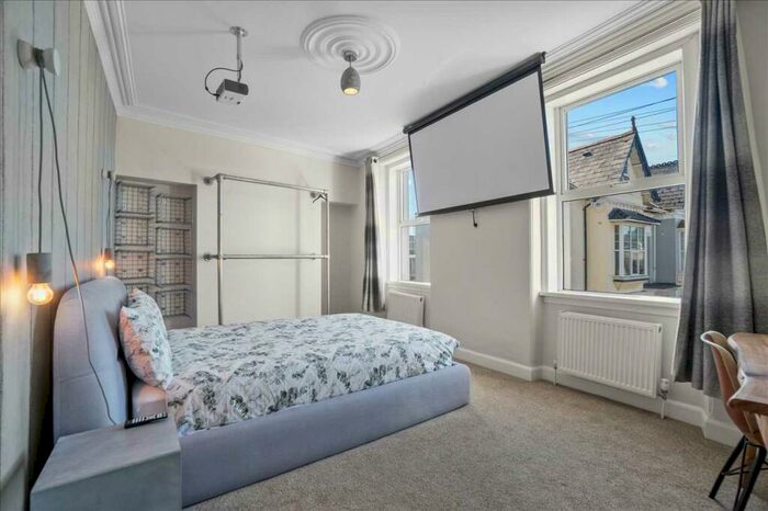 3 Bedroom Terraced House To Rent In Clifton Place, Plymouth, PL4