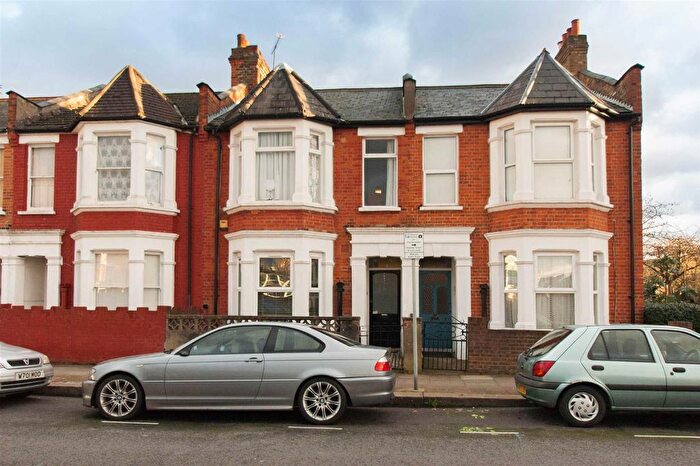 2 Bedroom Flat To Rent In Goodwin Road, London, W12