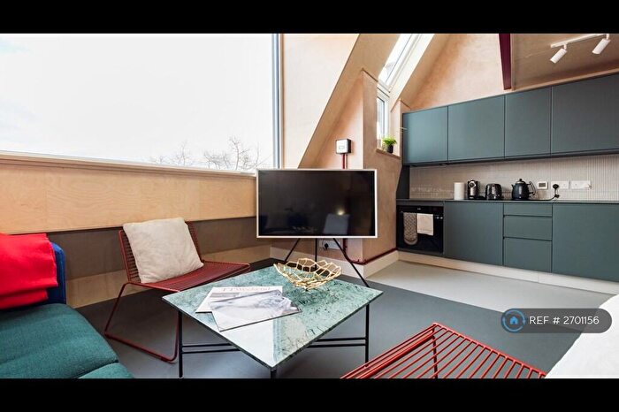 2 Bedroom Penthouse To Rent In Archway Road, London, N6