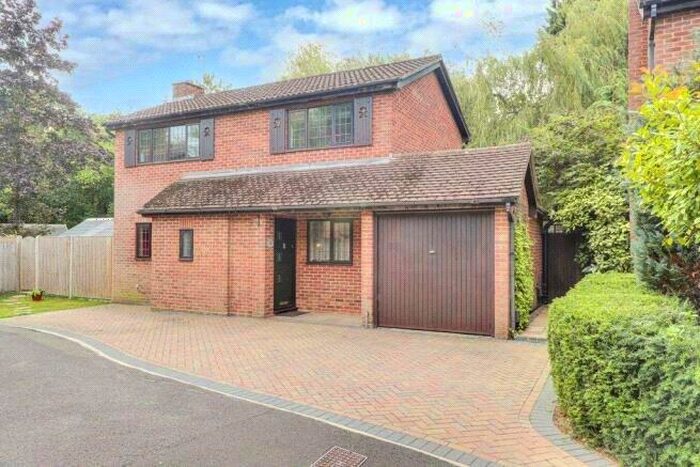 4 Bedroom Detached House To Rent In Minden Close, Chineham, Basingstoke, Hampshire, RG24