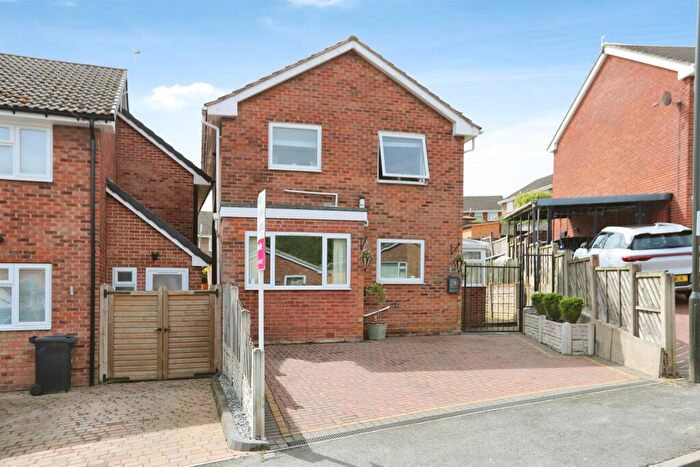 3 Bedroom Detached House For Sale In Peterdale Road, Brimington, Chesterfield, S43