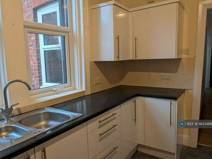 4 Bedroom Semi-Detached House To Rent In Fordfield Road, Sunderland, SR4