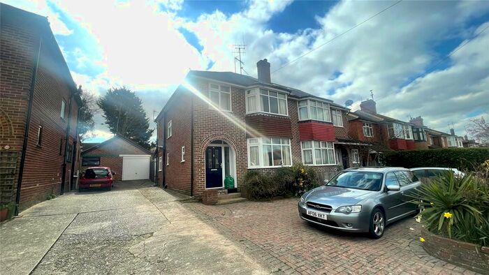 3 Bedroom Semi-Detached House To Rent In Chiltern Crescent, Earley, Reading, Berkshire, RG6