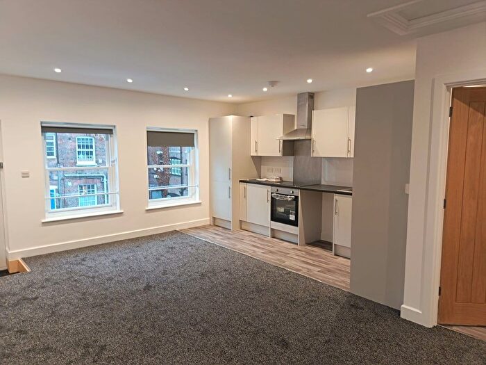 2 Bedroom Flat To Rent In Dolphin Square, Tring, HP23