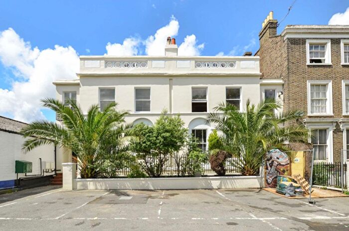 2 Bedroom Flat To Rent In Brixton Hill, London, SW2