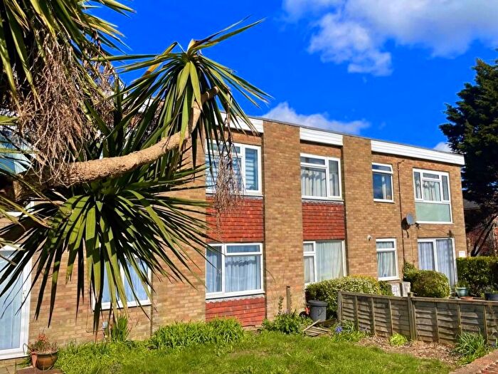 2 Bedroom Flat For Sale In , Coast Road, Pevensey Bay, Pevensey, BN24