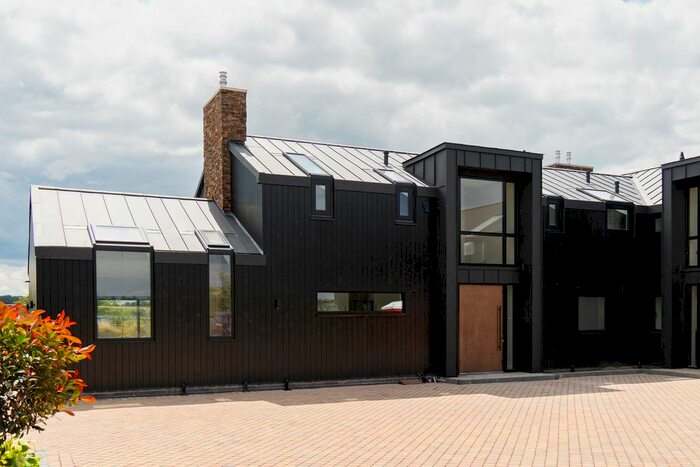 3 Bedroom Barn Conversion For Sale In Glen Road, Newton Harcourt, LE8