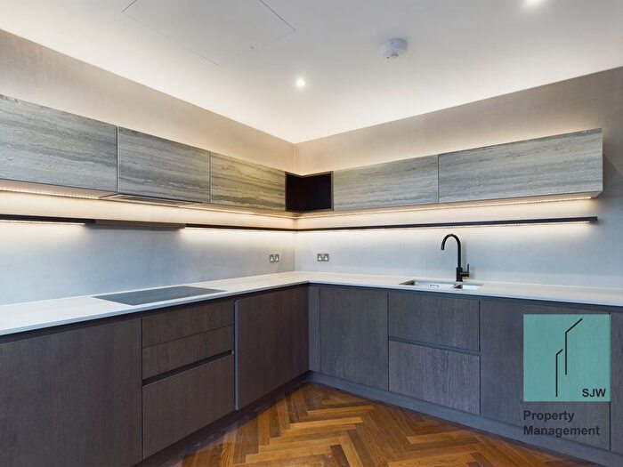2 Bedroom Flat To Rent In Parkland Walk, London, SW6