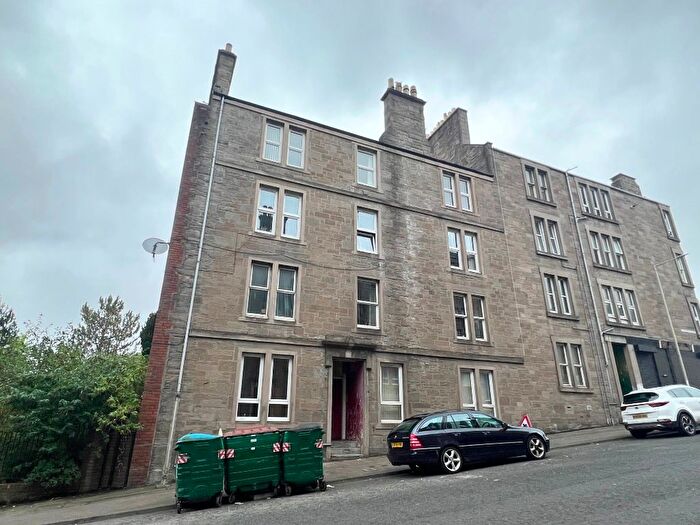3 Bedroom Flat To Rent In Cleghorn Street, West End, Dundee, DD2