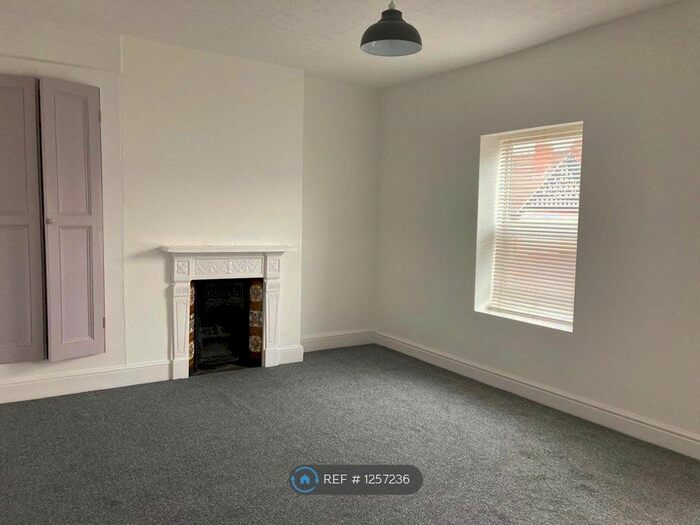 Studio To Rent In Grange Road, Chester CH2