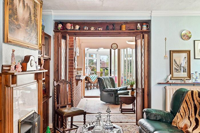 5 Bedroom Detached House For Sale In Sandhawes Hill, East Grinstead, RH19