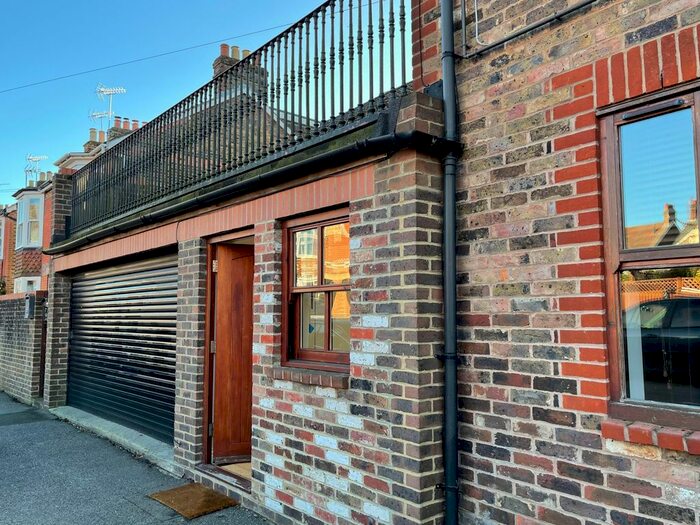 1 Bedroom Flat To Rent In New Street, Horsham RH13