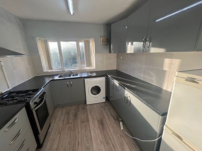 3 Bedroom Flat To Rent In Parsonage Drive, Cofton Hackett, Birmingham, B45