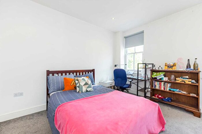 2 Bedroom Apartment To Rent In Kingsland Passage, Dalston Junction, E8
