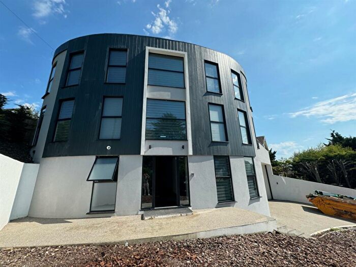 4 Bedroom House To Rent In Woodland Drive, Hove, BN3