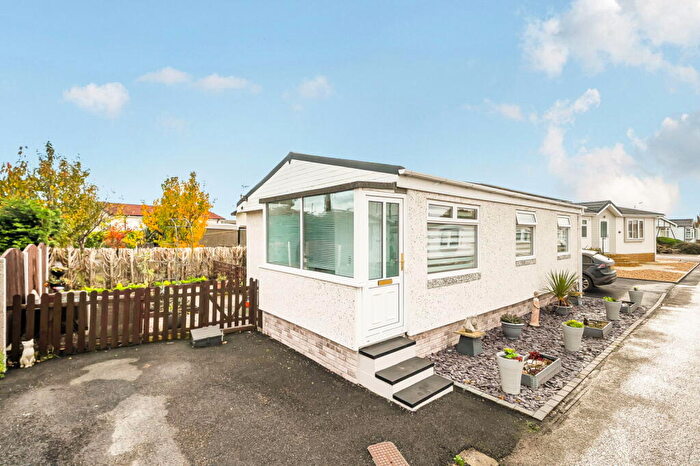 2 Bedroom Park Home For Sale In West Drive, Cuerden Residential Park, Leyland, Lancashire, PR25