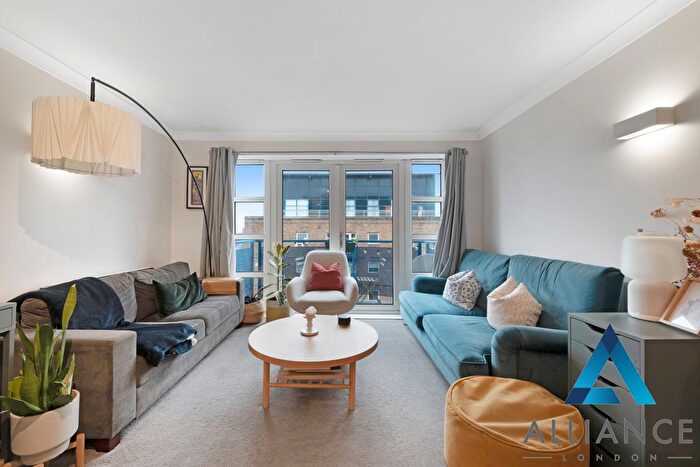 2 Bedroom Flat To Rent In Jardine Road, London, E1W