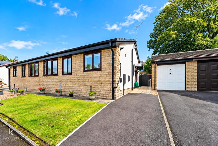 2 Bedroom Semi-Detached Bungalow For Sale In Keats Fold, Burnley, BB12