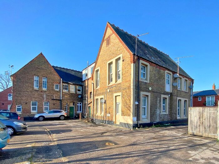 1 Bedroom Flat To Rent In Alexandra Road, Farnborough GU14