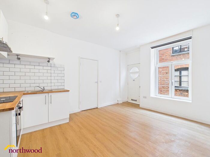 1 Bedroom Flat To Rent In High Street, Banbury, OX16