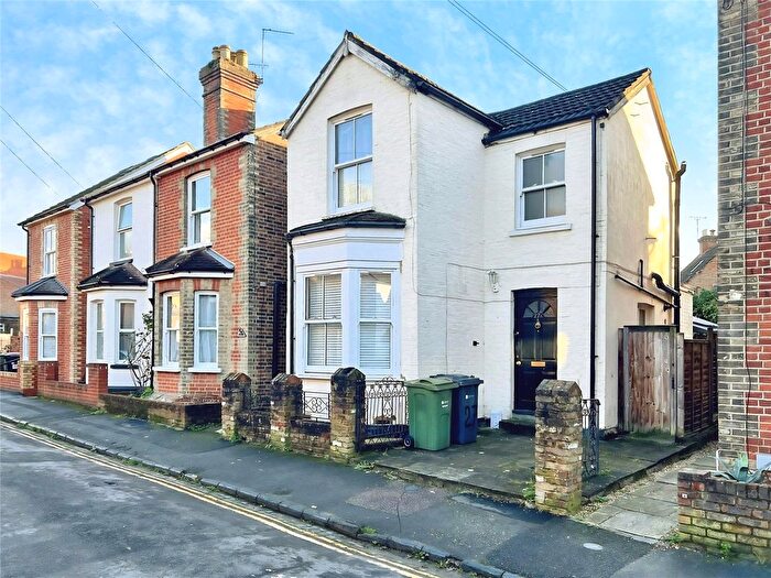 2 Bedroom Detached House For Sale In Gardner Road, Guildford, Surrey, GU1