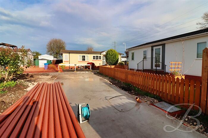 2 Bedroom Park Home For Sale In , Riverdale Park, Staveley, S43
