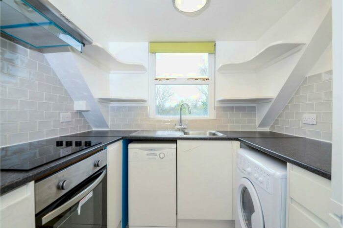 1 Bedroom Apartment To Rent In Beaconsfield Road, AL1