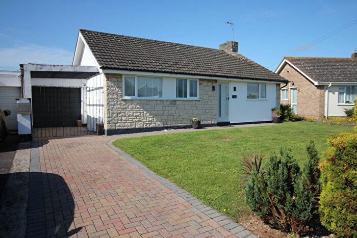 3 Bedroom Bungalow To Rent In Saxondale Avenue, Burnham On Sea, TA8