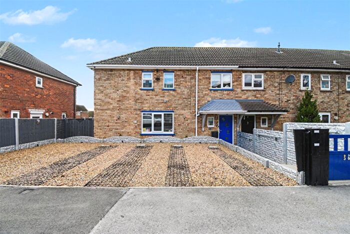 3 Bedroom Semi Detached House For Sale In Searby Road, Scunthorpe, DN17
