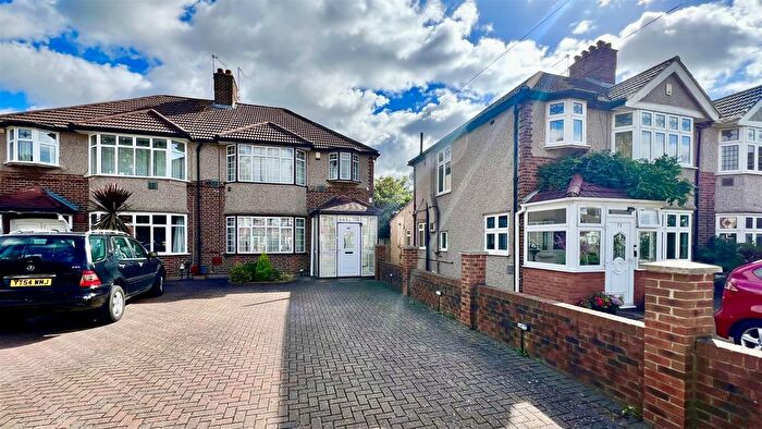 3 Bedroom Semi-Detached House For Sale In Shelley Crescent, Heston, TW5