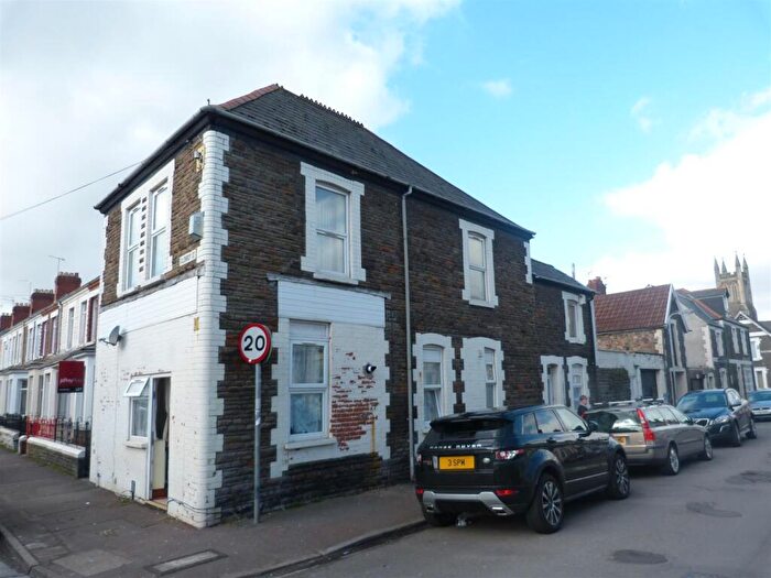 3 Bedroom Flat To Rent In Glenroy Street, CF24