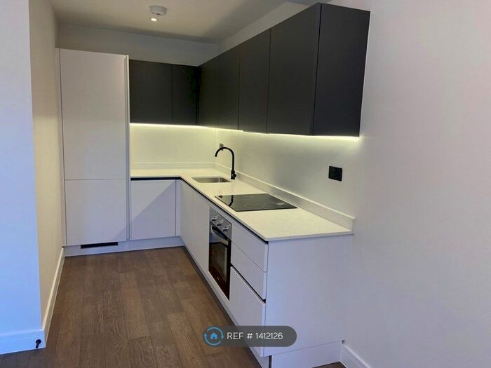 1 Bedroom Flat To Rent In Ballards Lane, London, N3