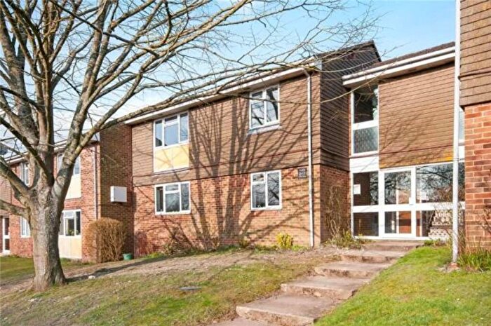 2 Bedroom Flat To Rent In Pound Road, Kings Worthy, SO23