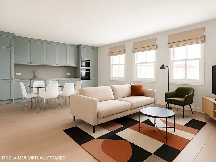 2 Bedroom Flat To Rent In Goldhawk Road, London, W12