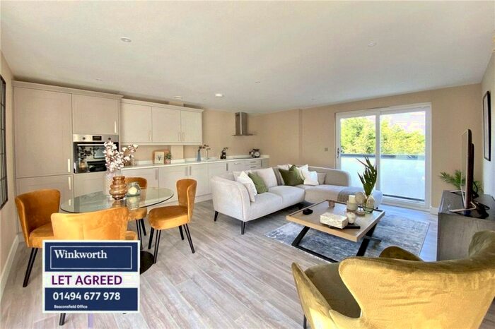 2 Bedroom Apartment To Rent In Station Road, Bourne End, SL8