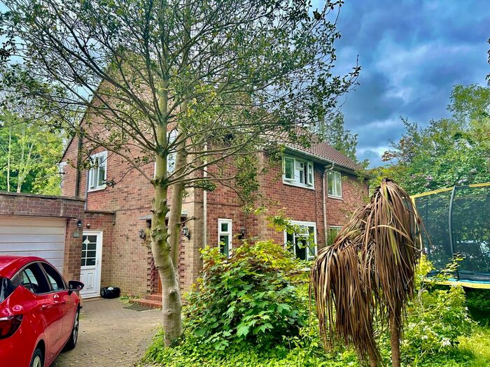 3 Bedroom Detached House To Rent In Colgrove, Welwyn Garden City, AL8