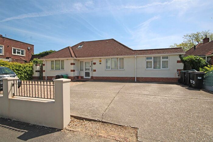 4 Bedroom Detached House For Sale In Old Milton Road, New Milton, Hampshire, BH25