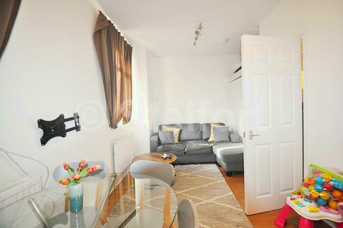 1 Bedroom Flat To Rent In Holloway Road, London, N19