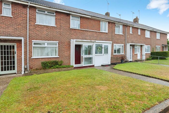 3 Bedroom Terraced House For Sale In Cunningham Place, Bournemouth, BH11