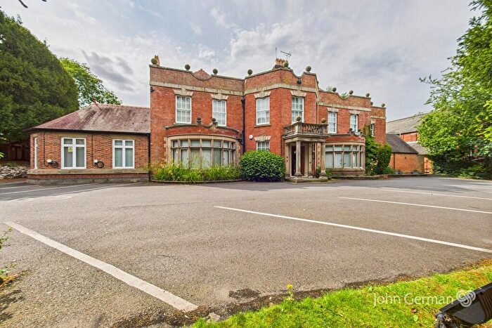 House For Sale In High Street, Uttoxeter, ST14