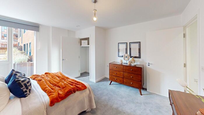 2 Bedroom Apartment To Rent In Queensway, Southampton, Hampshire, SO14