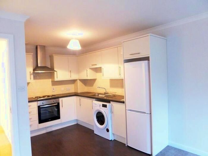 2 Bedroom Flat To Rent In Whinhill Gate, Aberdeen, AB11