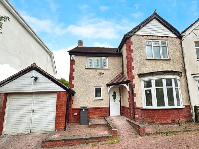 3 Bedroom Semi-Detached House To Rent In Cannock Road, Wednesfield, Wolverhampton, West Midlands, WV10