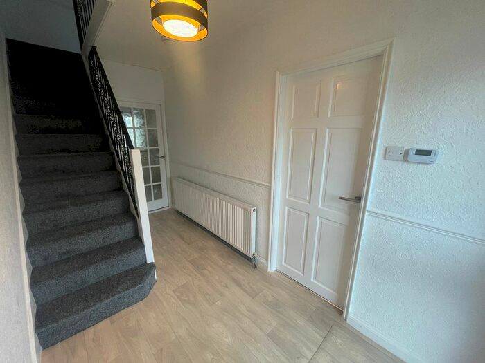 3 Bedroom Semi-Detached House To Rent In Briarfield Drive, Leicester, LE5