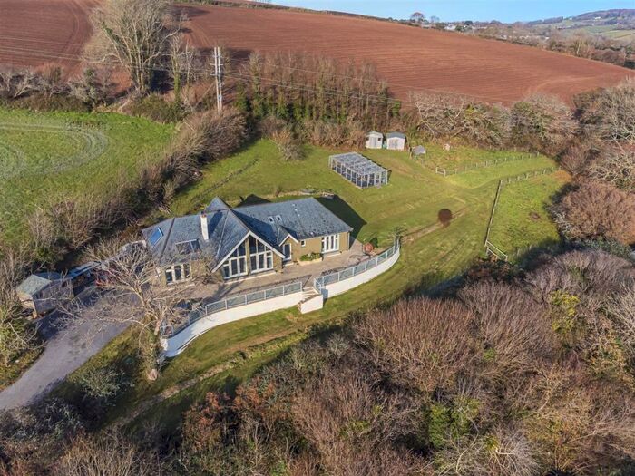 Houses for sale & to rent in PL13 1LB, Listowel Drive, Looe East Looe