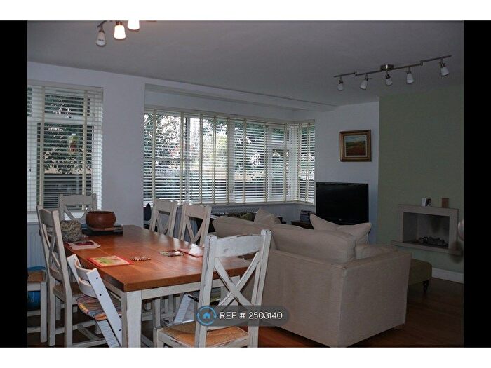 3 Bedroom Flat To Rent In Lake Close, Wimbledon, SW19