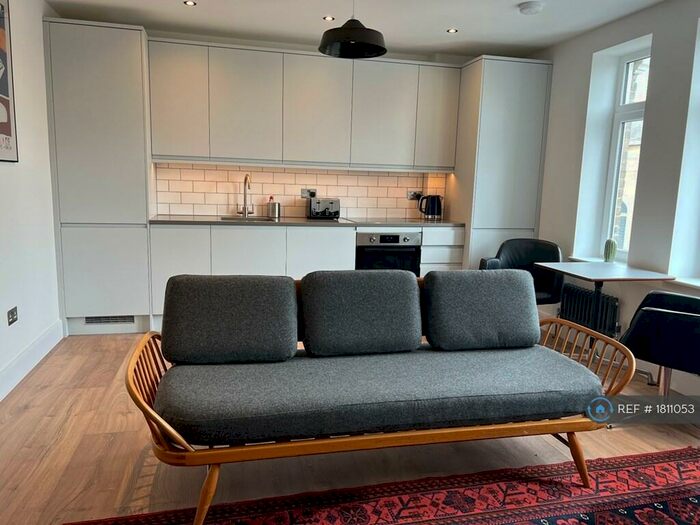 1 Bedroom Flat To Rent In Knights Hill, London, SE27