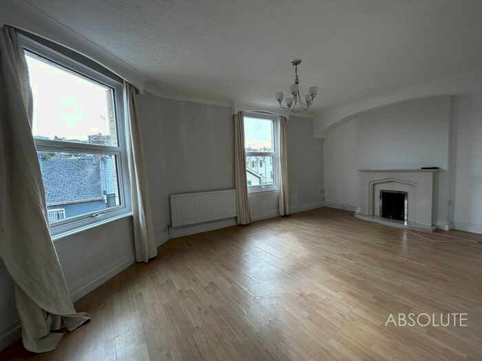 2 Bedroom Maisonette To Rent In Babbacombe Road, Torquay, TQ1