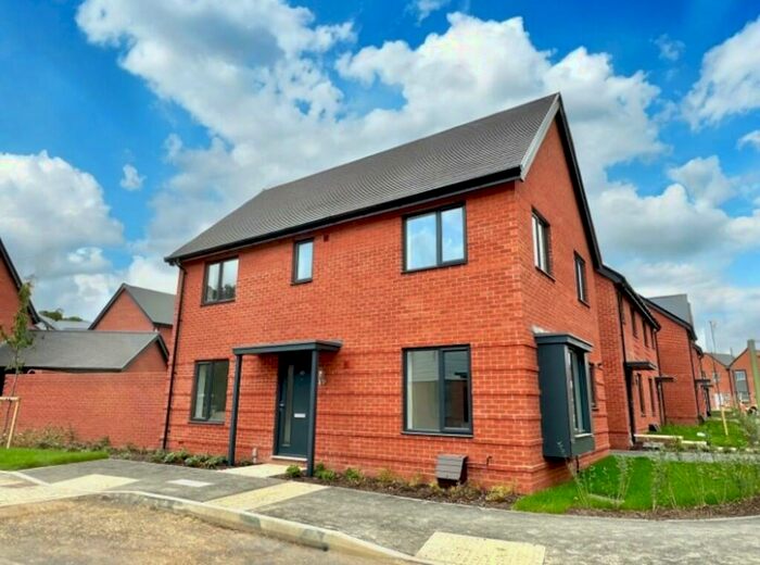 3 Bedroom Detached House To Rent In Two Weeks Rent Free!, PO15